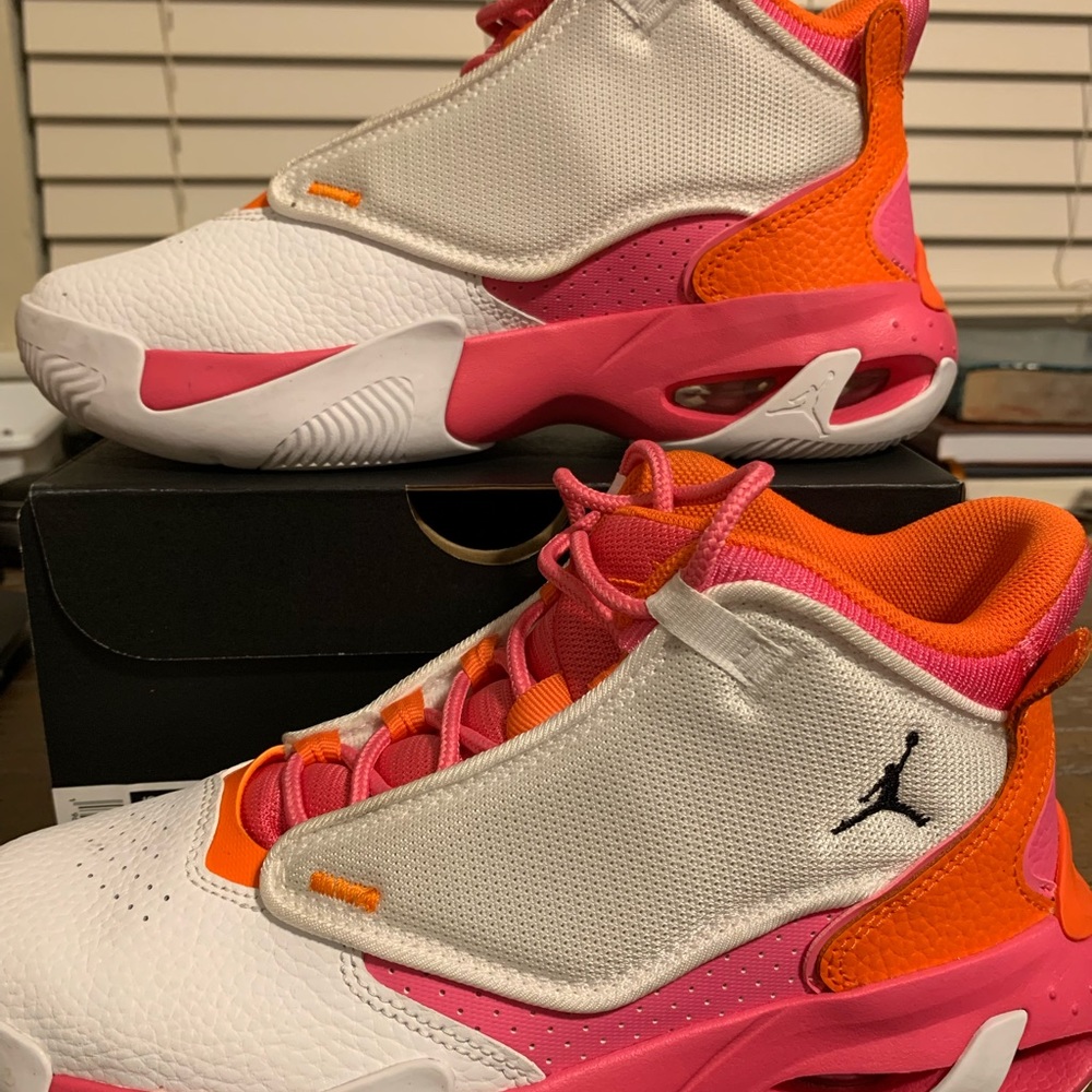 EUC Air Jordan Big Kids Aurora 4, Size 4